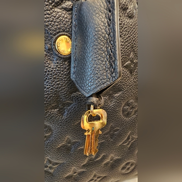 Louis Vuitton Monogram Empreinte Montaigne MM - Picture 9 of 12